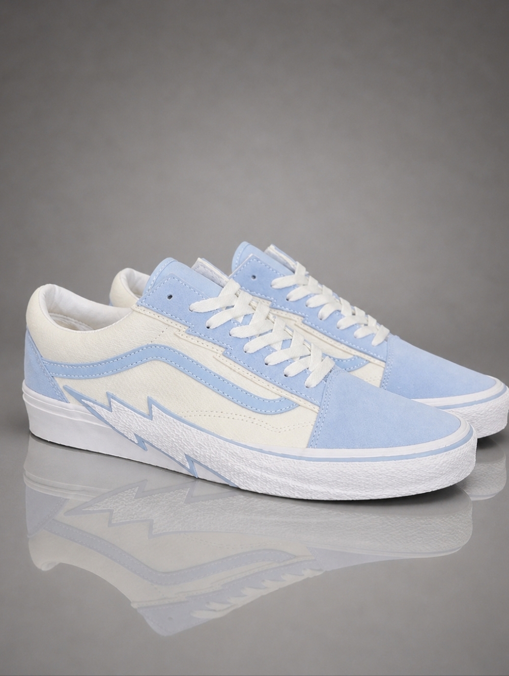 Vans Old Skool Bolt Baby Blue Men’s 9.5 Women’s 11 New w Box